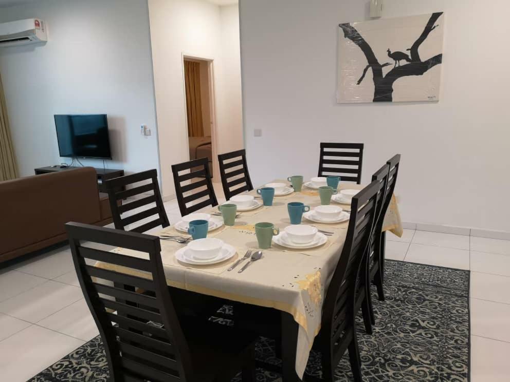 Skyloft Muslim Suite Τζόχορ Μπάχρου Εξωτερικό φωτογραφία