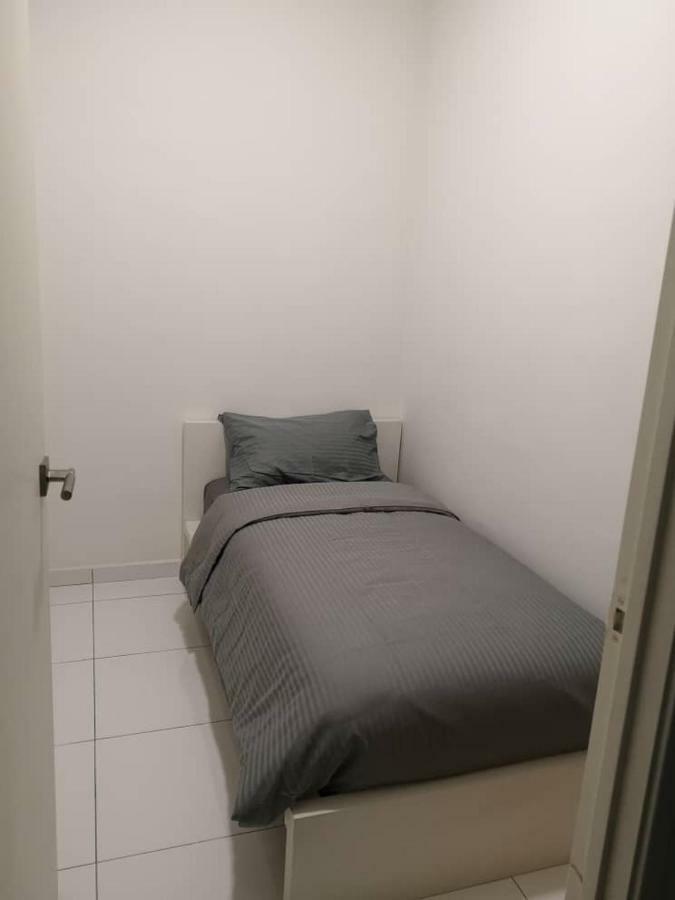 Skyloft Muslim Suite Τζόχορ Μπάχρου Εξωτερικό φωτογραφία