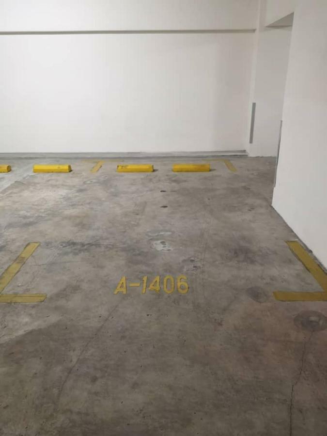 Skyloft Muslim Suite Τζόχορ Μπάχρου Εξωτερικό φωτογραφία